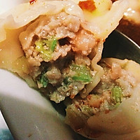 芹菜两吃:芹菜虾仁酸汤水饺，蒜泥芹菜叶的做法图解5