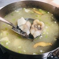 黄骨鱼豆腐汤，纯白鲜美的做法图解12