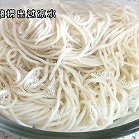 #LG御见美好食光#肉丝炒面的做法图解2