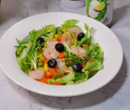 混合果蔬虾仁沙拉的做法