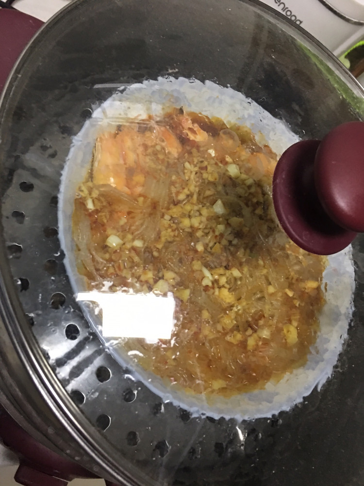 蒜蓉粉丝蒸大虾的做法