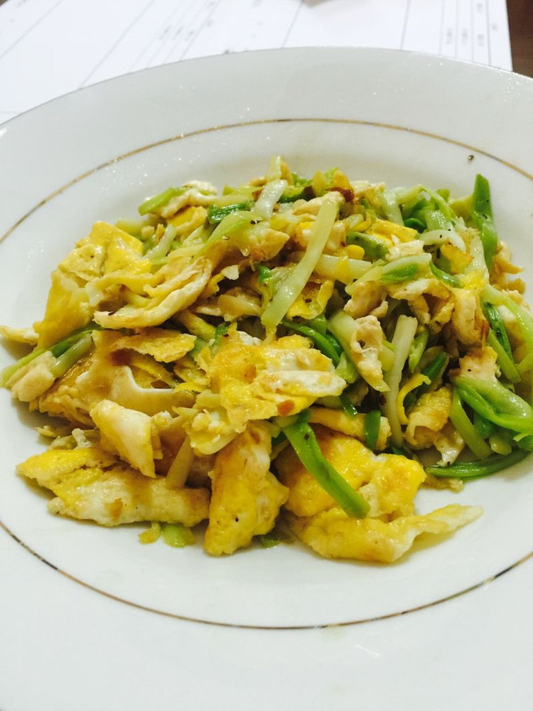蒜黄炒鸡蛋的做法