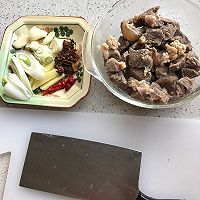 萝卜炖牛腩的做法图解1