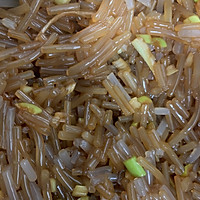 小白菜鸡蛋粉条虾仁蒸饺的做法图解4