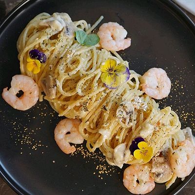 冬日小温暖：蒜香奶油虾仁意面