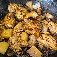 #名厨汁味正当夏#砂锅土豆焖鸡翅的做法图解6