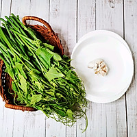 #我们约饭吧#几分钟搞定一道菜～凉拌佛手瓜尖的做法图解1