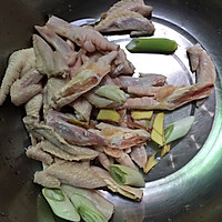 辣炒鸡脚鸡尖的做法图解1