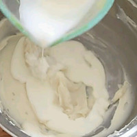 薄荷奶油奶酪霜的做法图解3