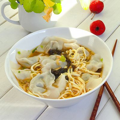 荠菜虾仁馄饨