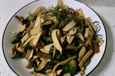 香干炒辣椒