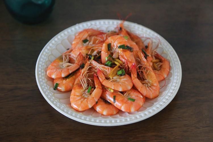 高蛋白低脂肪的姜葱炒鲜虾的做法