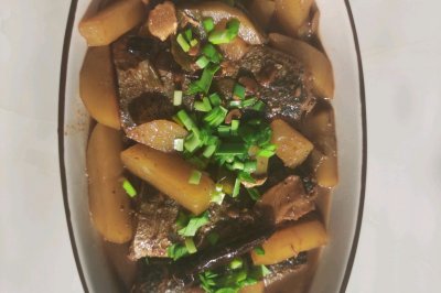 酱闷鲅鱼土豆