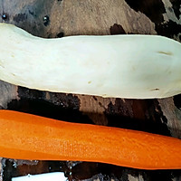 鸡腿菇炒胡萝卜的做法图解1