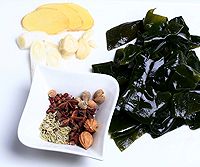 海带烧肉的做法图解1