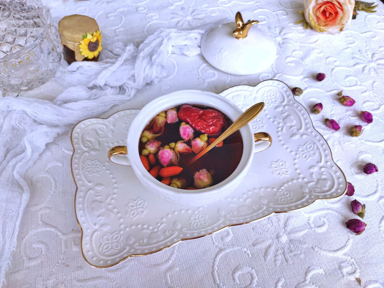 【玫瑰红糖姜茶】美容养颜去寒气的做法