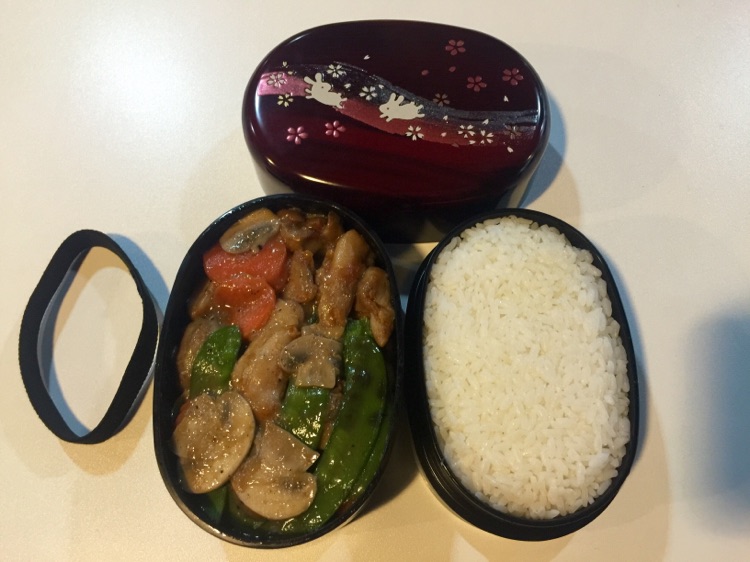 黑椒奥尔良鸡腿肉炒时蔬的做法图解11