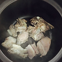 菌菇玉米羊肉汤的做法图解1