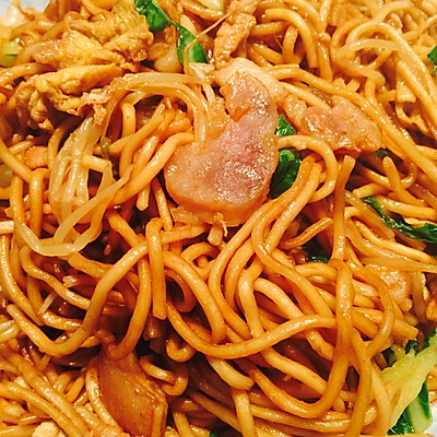 肉丝香肠炒面
