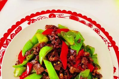 营养美味-牛肉炒青红椒