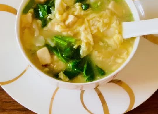 菠菜蛋花豆腐汤图片