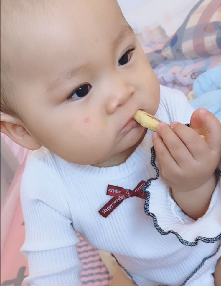 宝宝辅食 — 米粉新吃法～蛋奶香米粉手指条的做法
