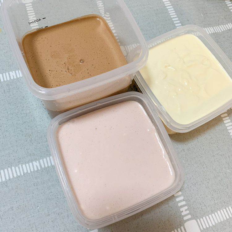 榴莲巧克力草莓冰淇淋的做法