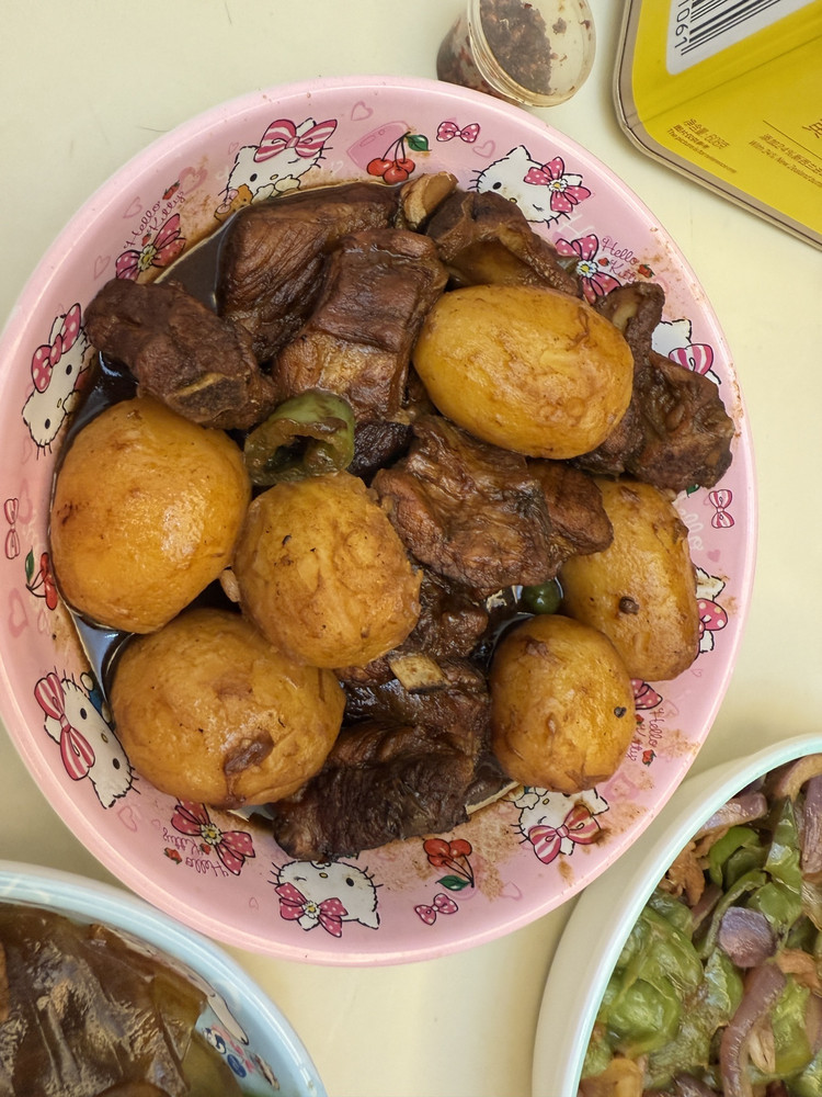 土豆烧排骨的做法