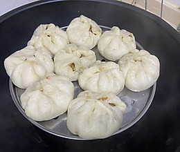 虾皮香菇菜包子的做法