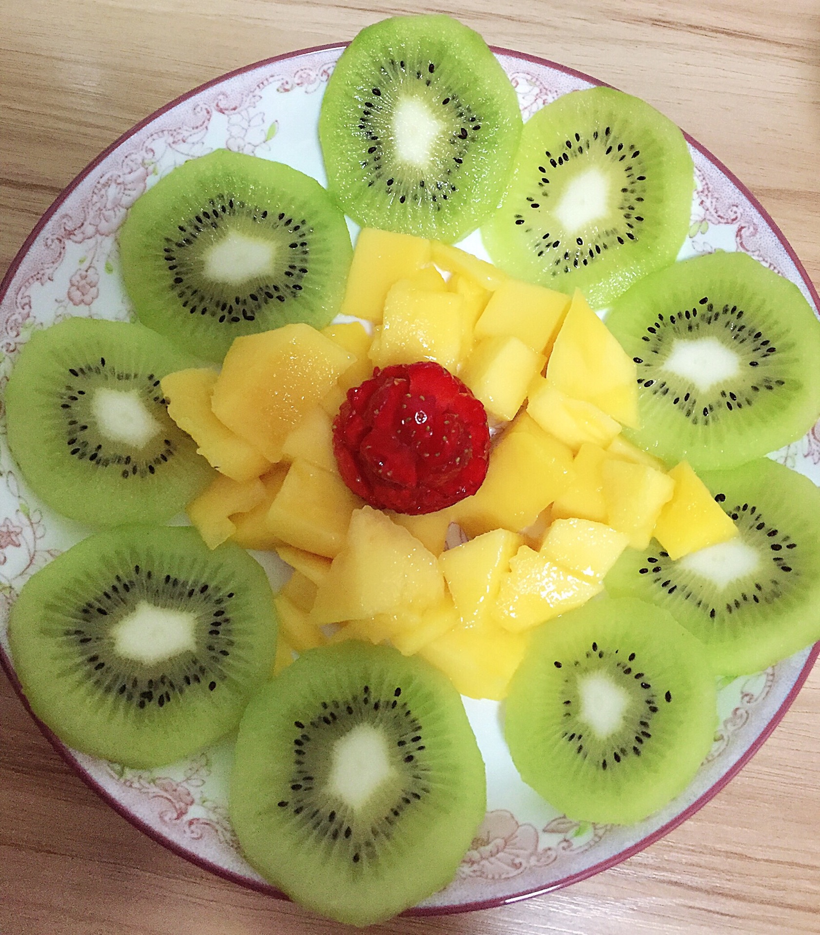水果拼盘大餐怎么做_水果拼盘大餐的做法_豆果美食