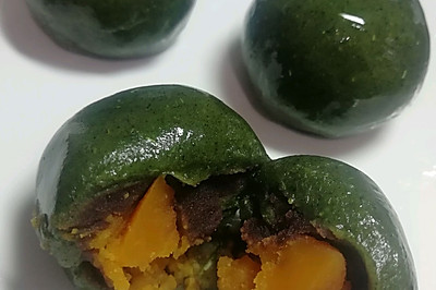 豆沙蛋黄青团