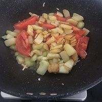 茄子炒土豆西红柿的做法图解5
