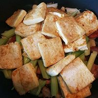 芹菜五花肉炖豆腐的做法图解15