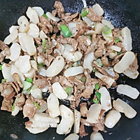 荸荠（马蹄）炒肉的做法图解7