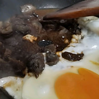 小白也能做的快手菜——海参炒鸡蛋的做法图解6