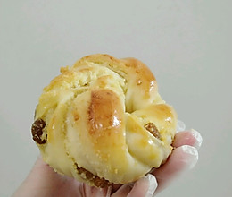 葡萄干椰蓉面包的做法