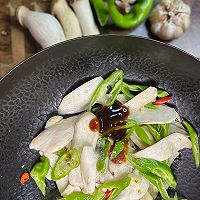 #时令蔬菜最养人#辣椒炒杏鲍菇！吃出肉的口感！的做法图解5