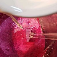 甜品类：不需用蛋黄、不用搅拌的红龙果冰淇淋，这颜值，简直了的做法图解13