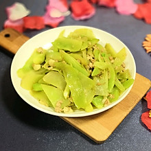 十分钟搞定的快手菜—肉末炒莴笋