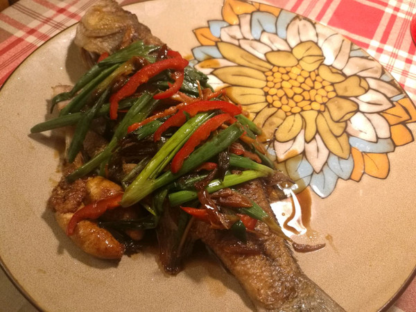 甜咸口烧鲈鱼