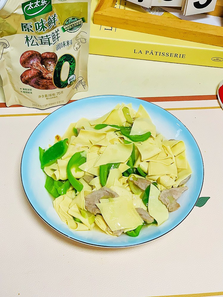 减脂快手菜—尖椒干豆腐的做法
