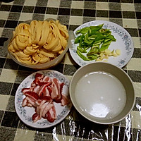 尖椒干豆腐--简单东北下饭菜的做法图解1