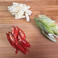 快手家常芹菜炒香干的做法图解4
