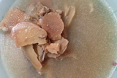 土伏苓牛大力煲尾骨