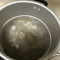 排骨干菜土豆汤面的做法图解2