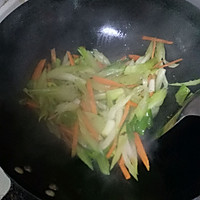 西芹胡萝卜丝煎豆腐的做法图解5