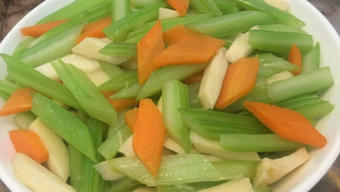 西芹素炒杏鲍菇