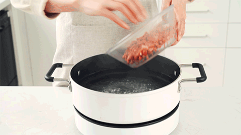 老醋花生的做法图解1