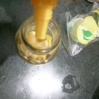 赵薇柠檬蜂蜜汁的做法图解4