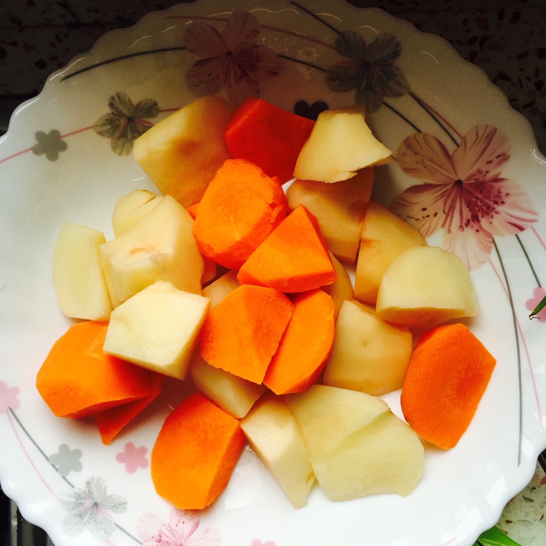 鸡肉炖土豆胡萝卜怎么做_鸡肉炖土豆胡萝卜的做法_豆果美食